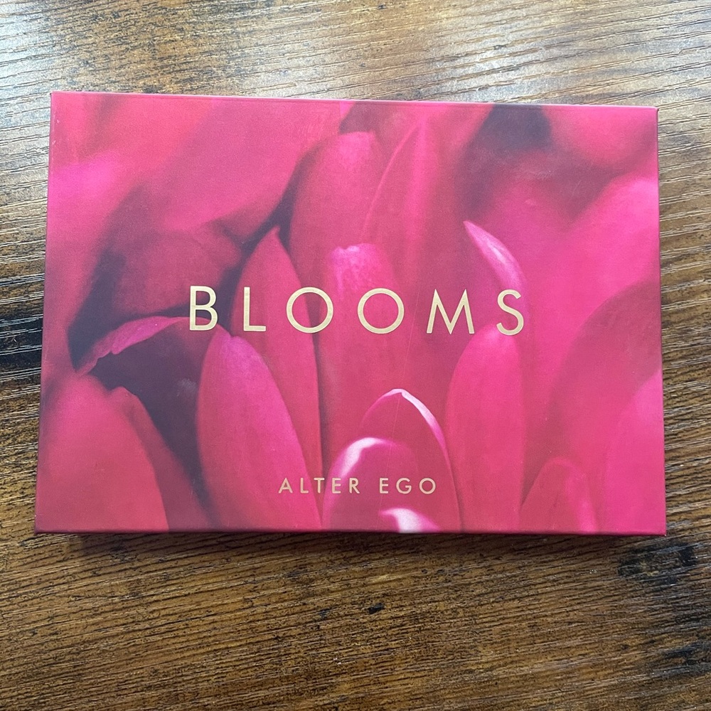 Alter Ego Blooms Palette